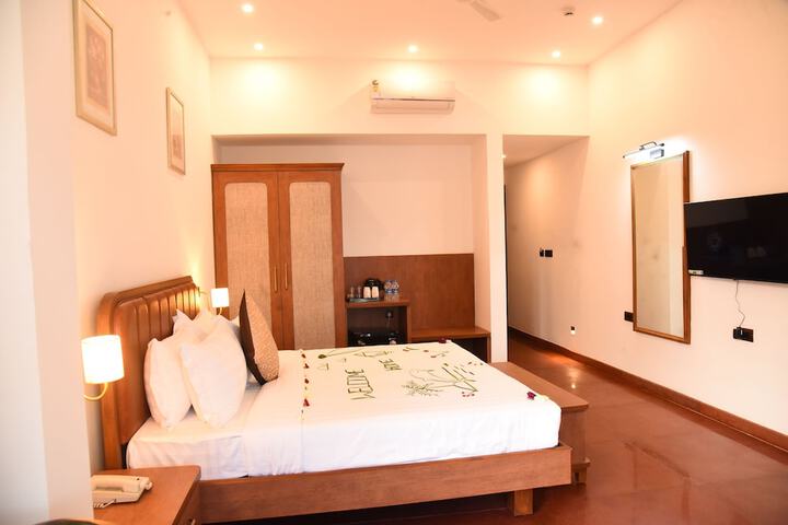 Room 4 of 40