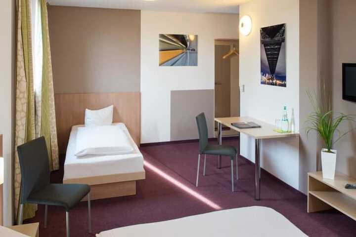 Room 6 of 29
