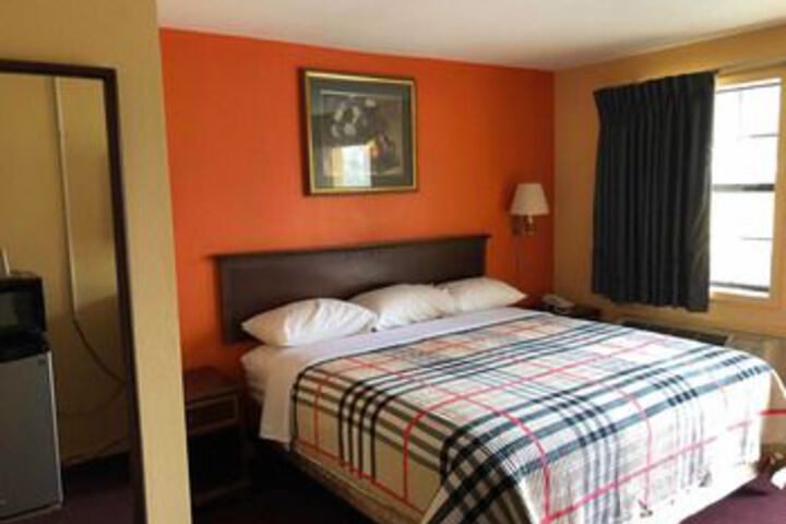 Room 15 of 28