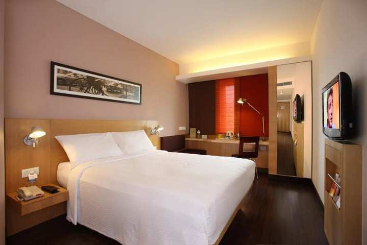 Room 6 of 74