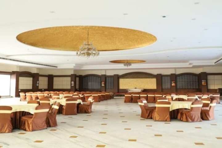 Ballroom/Hall 6 of 7