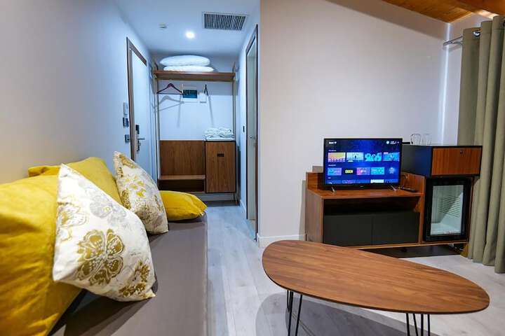 Room 9 of 72