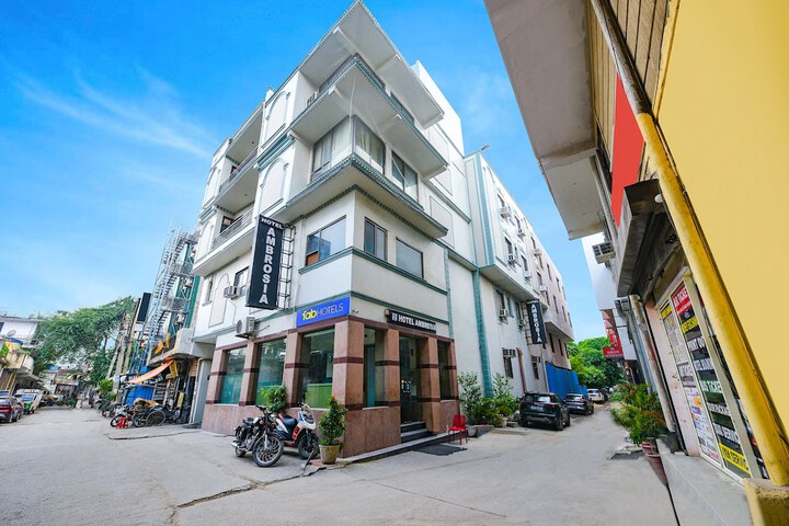 Fabhotel The Grand Ambrosia