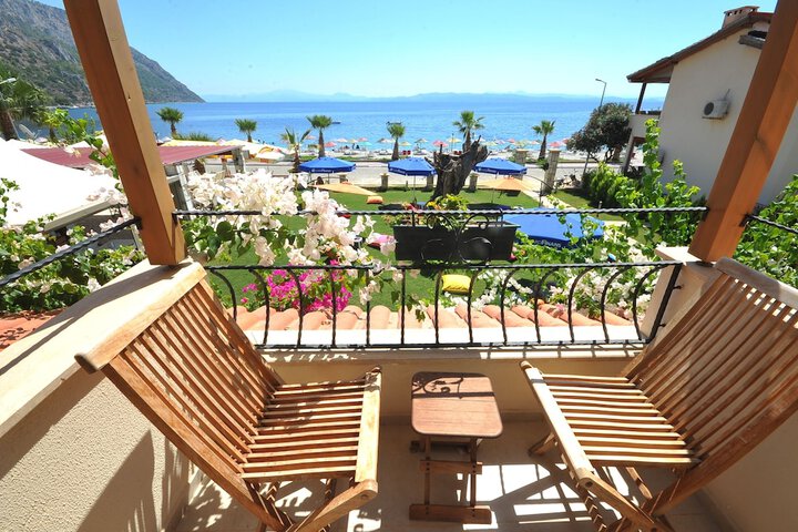 Terrace/Patio 8 of 16