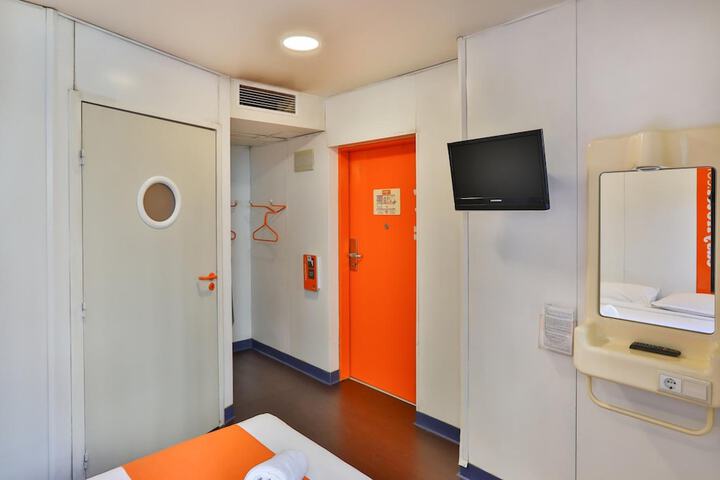Room 20 of 34