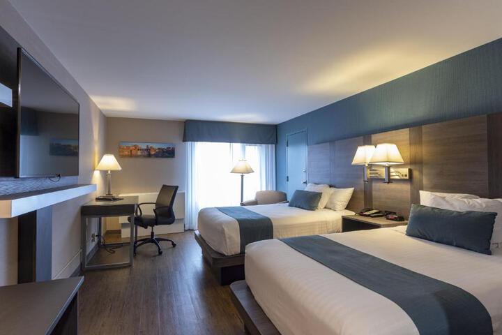 2 Double Beds (3 of 16)