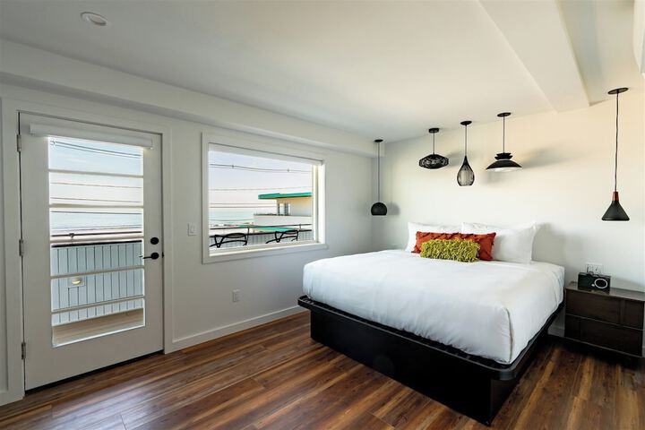 Room 16 of 42