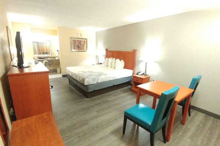 1 King Bed - Wireless High Speed Internet Accessible Microwave and Refrigerator, Coffee Mak (19 of 23)
