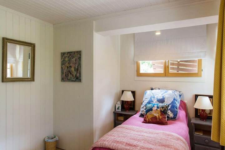 Room 3 of 42