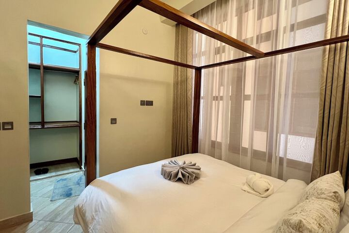Room 25 of 58
