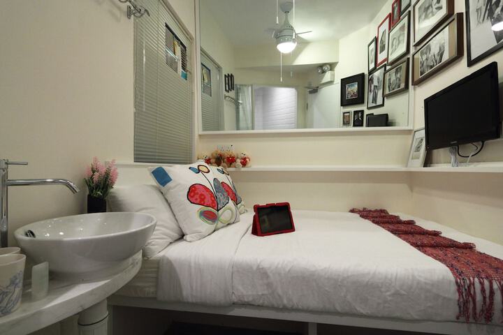 Room 8 of 48