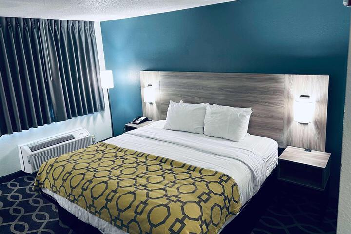 1 King Bed Mobility Accessible (5 of 29)
