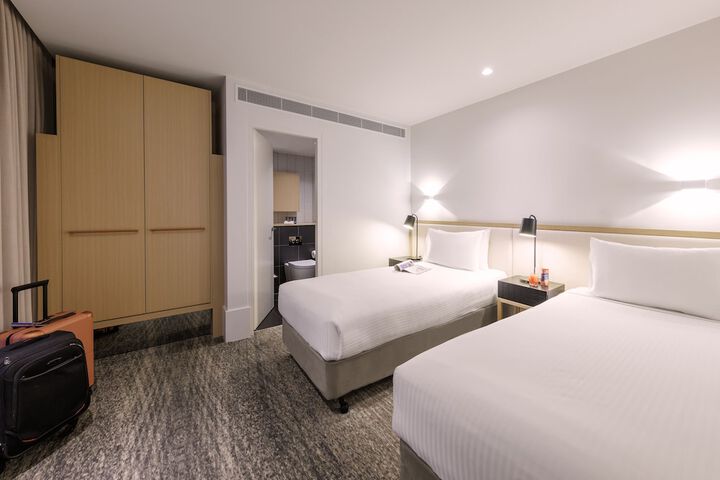 Room 10 of 50