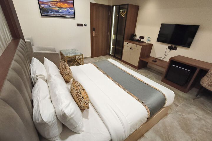 Room 5 of 34
