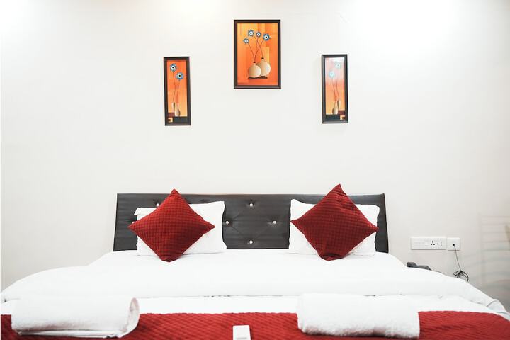 Room 16 of 32