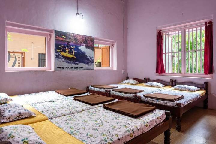 Room 8 of 14
