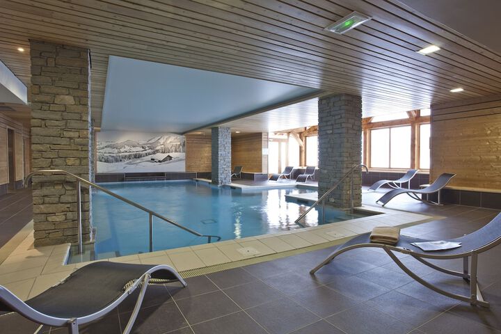 Hotel with Pool