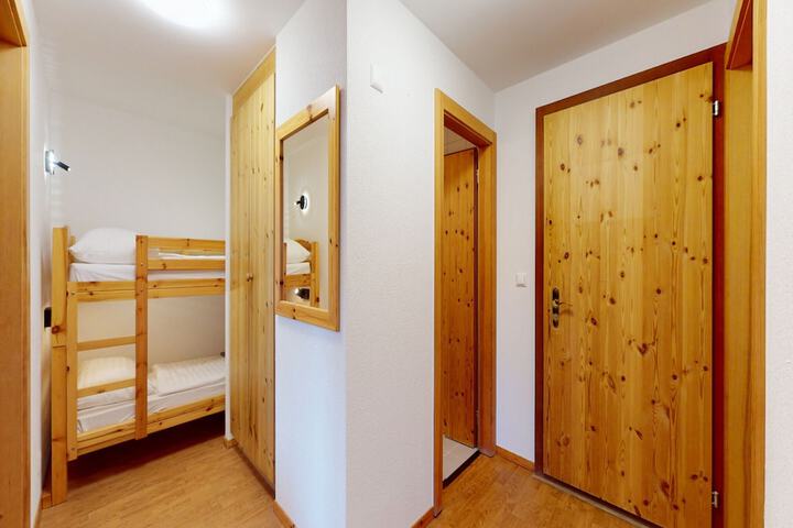 Room 5 of 30