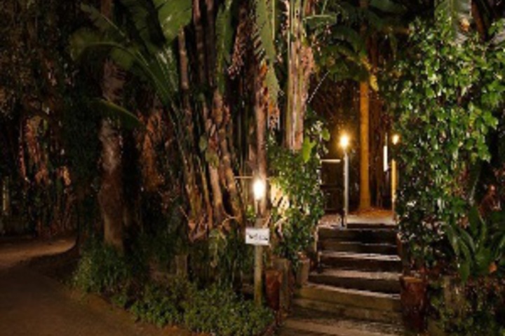 Hotel Exterior 93 of 432