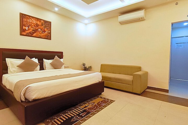 Room 52 of 95