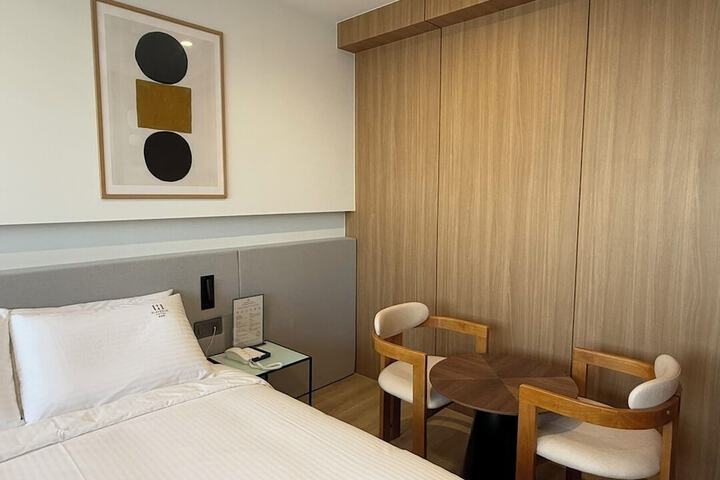 Room 14 of 37