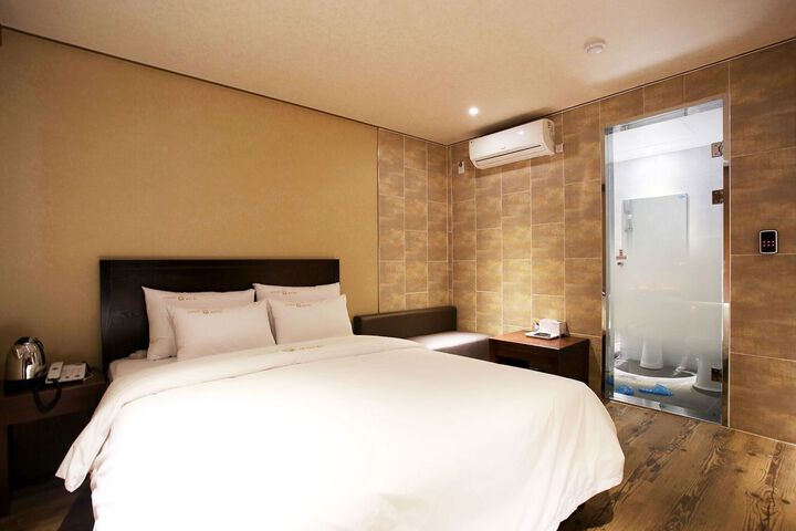 Room 65 of 75