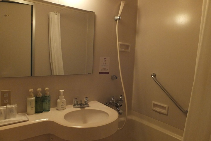 Room 25 of 35