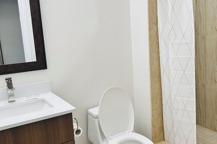 Room 8 of 12