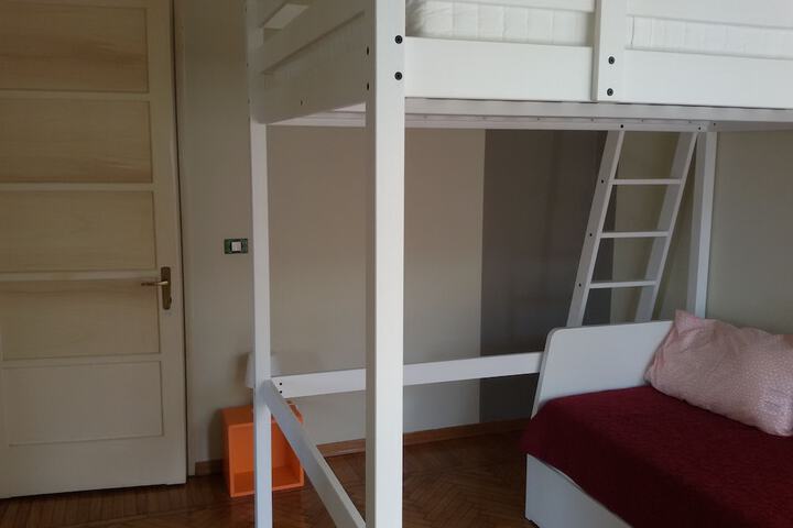 Room 15 of 28