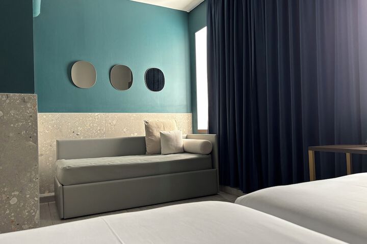 Room 17 of 30