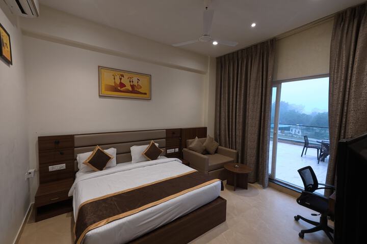 Room 2 of 23