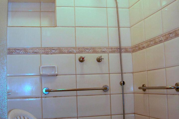 Room 6 of 22