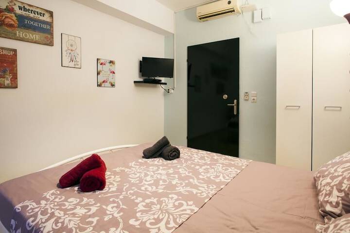 Room 2 of 19