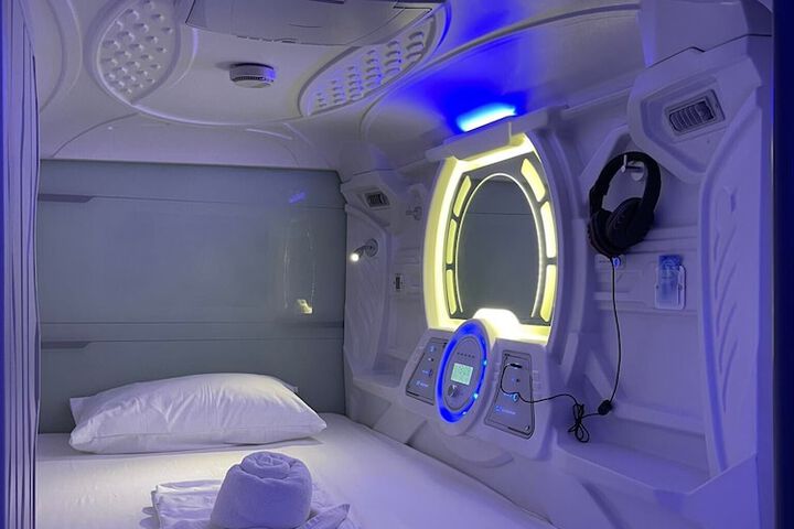 Room 4 of 17
