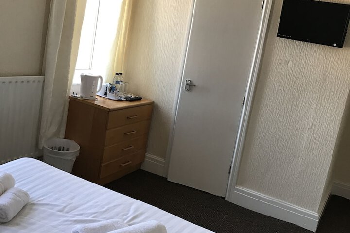 Room 33 of 82