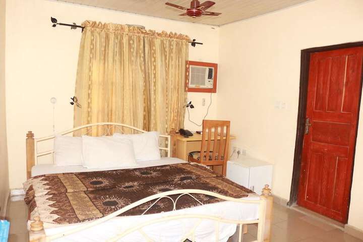 Room 8 of 24