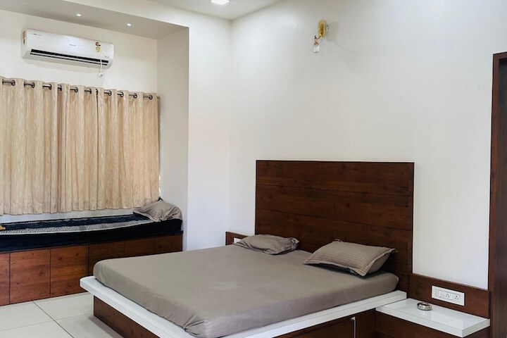 Room 7 of 29