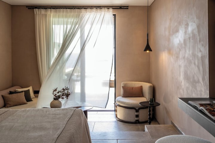 Room 32 of 71