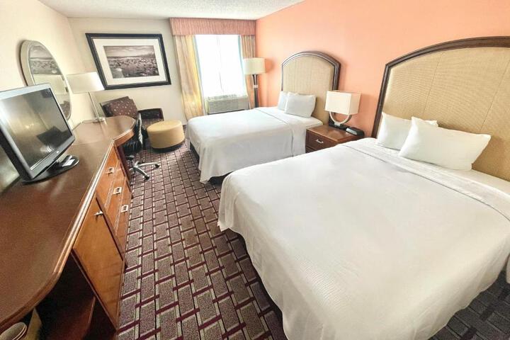 Double Accessible King Size Bed (1 of 4)