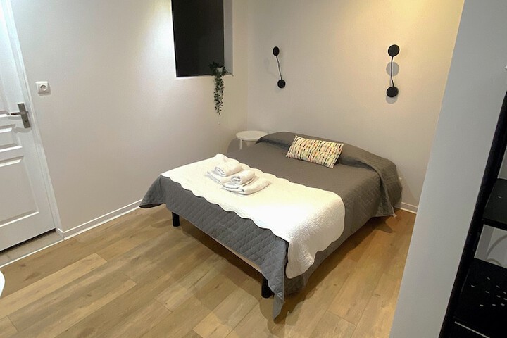 Room 28 of 53