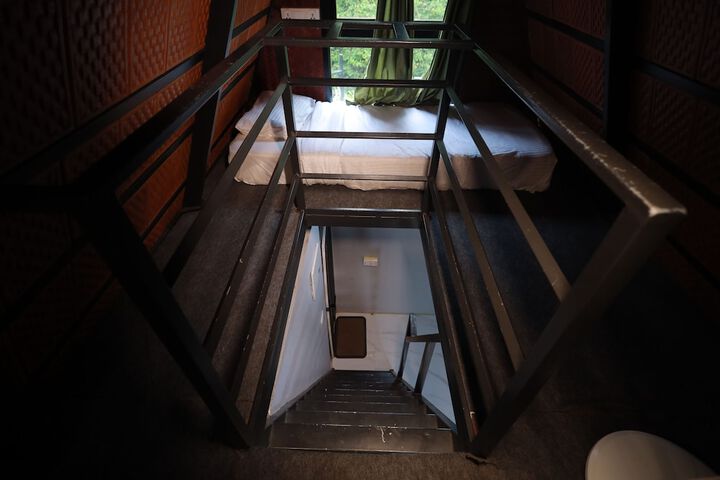 Room 16 of 81