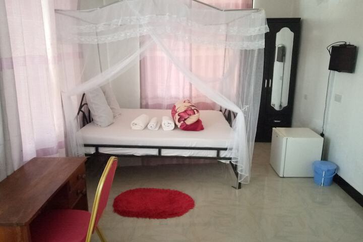 Room 16 of 30