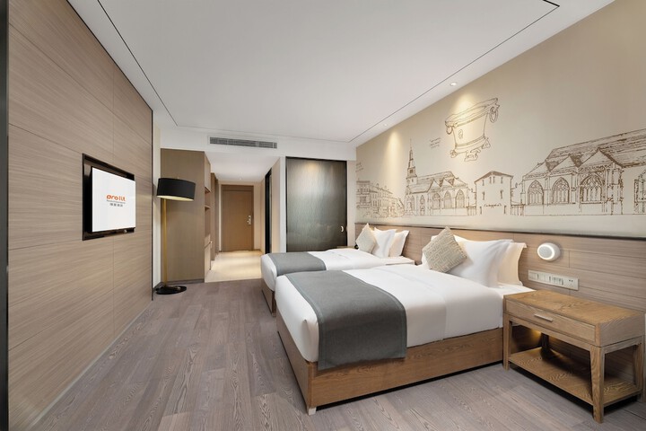 Room 16 of 31
