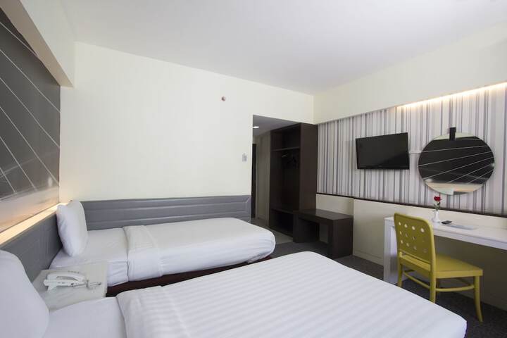 Room 7 of 30