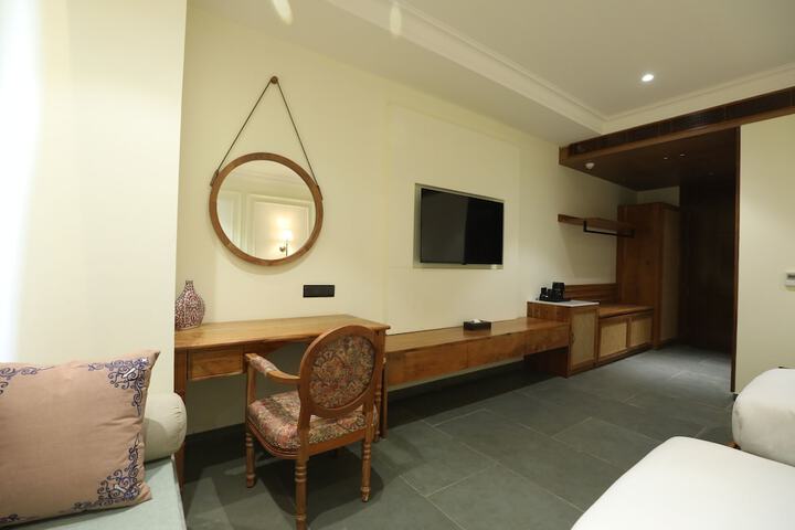 Room 37 of 117