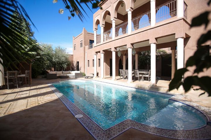 Pool 134 of 180