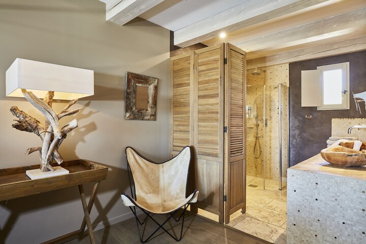 Room 47 of 82
