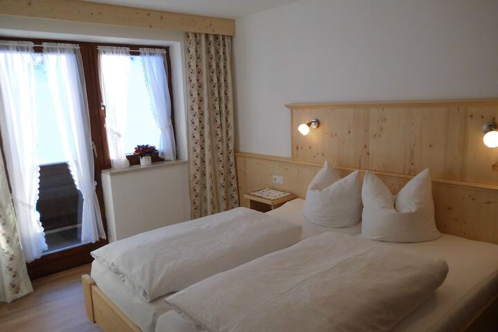 Room 2 of 18