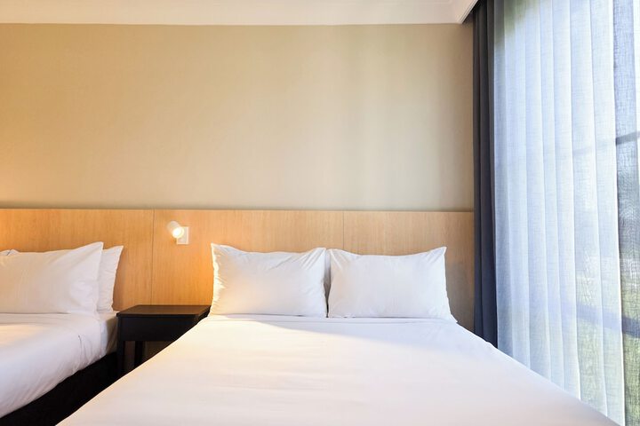 Room 8 of 37