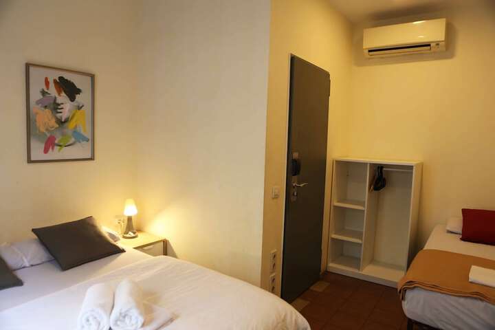 Room 21 of 147